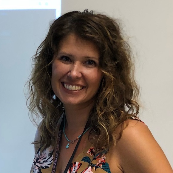 Meet your Posher, Laura - Picture 2 of 2